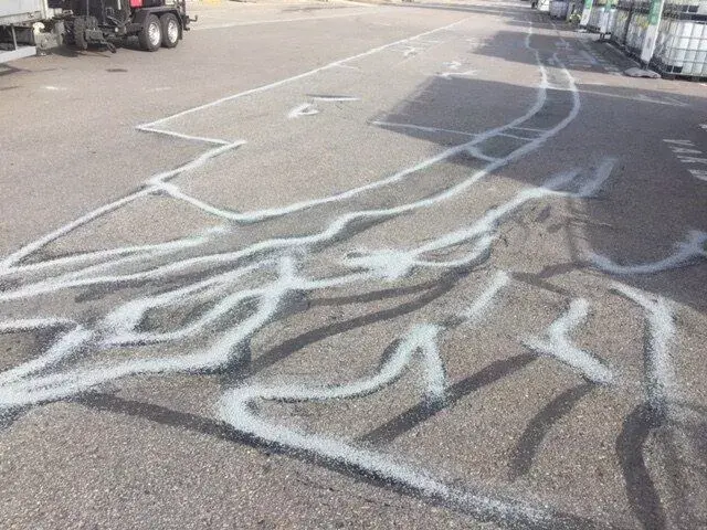 Scheurvorming in asfalt verhelpen